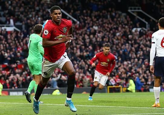  利物浦防线送礼，VAR介入取消争议进球  