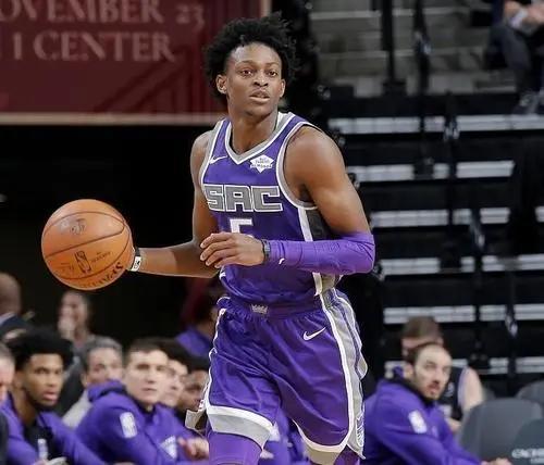  福克斯关键球国王险胜马刺